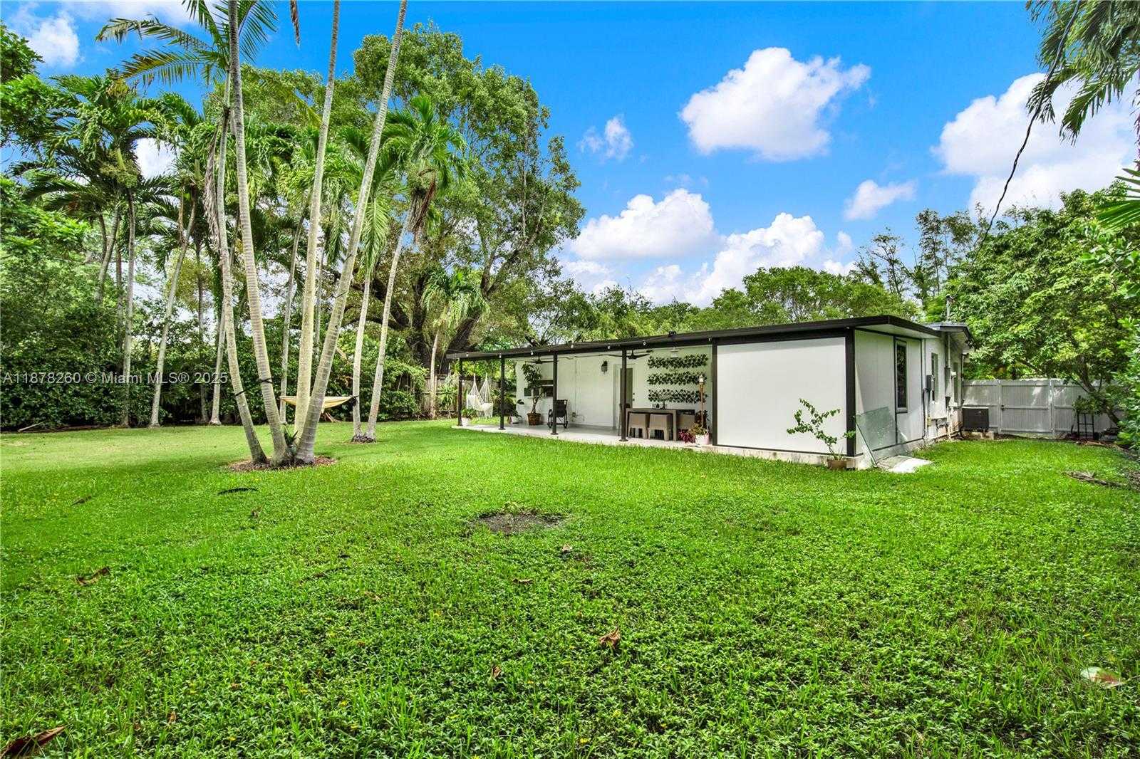 Small Image of 6400 SOUTH WEST 62ND CT, South Miami Number 23