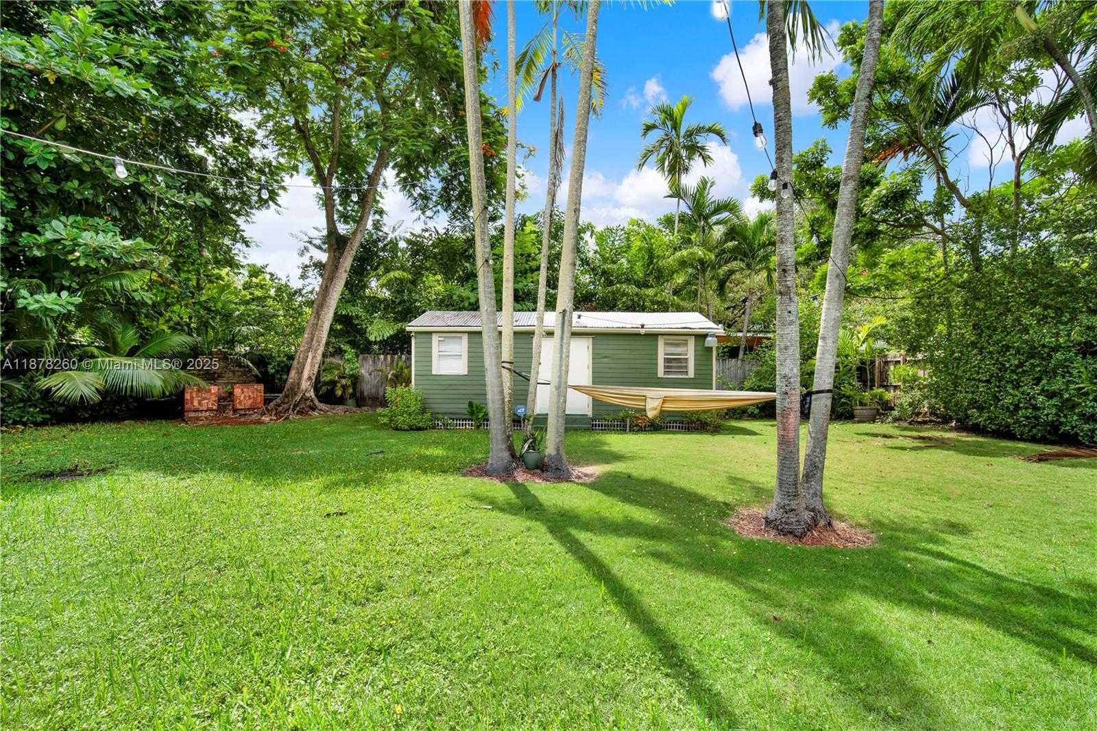 Small Image of 6400 SOUTH WEST 62ND CT, South Miami Number 24