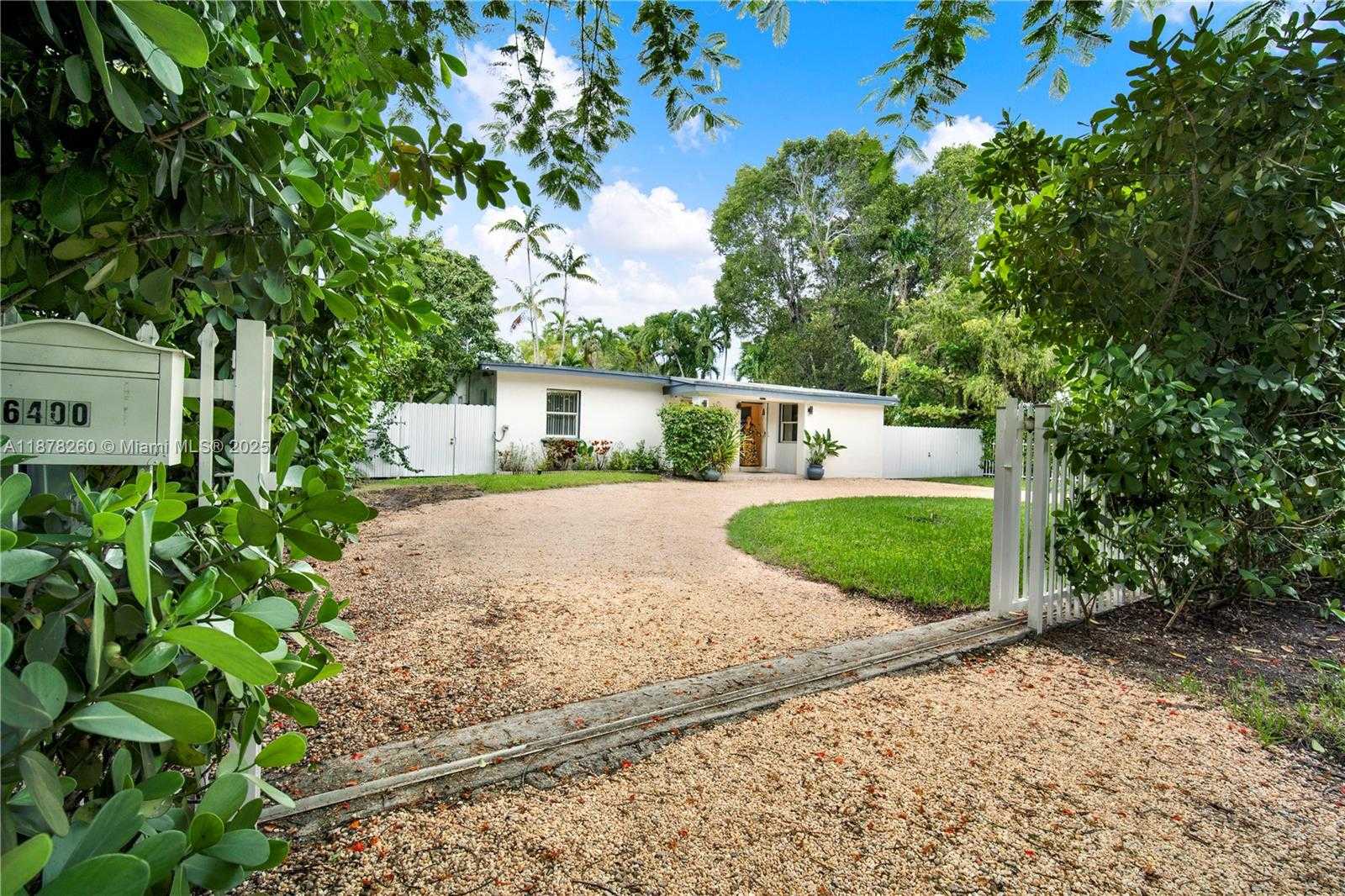 Small Image of 6400 SOUTH WEST 62ND CT, South Miami Number 26