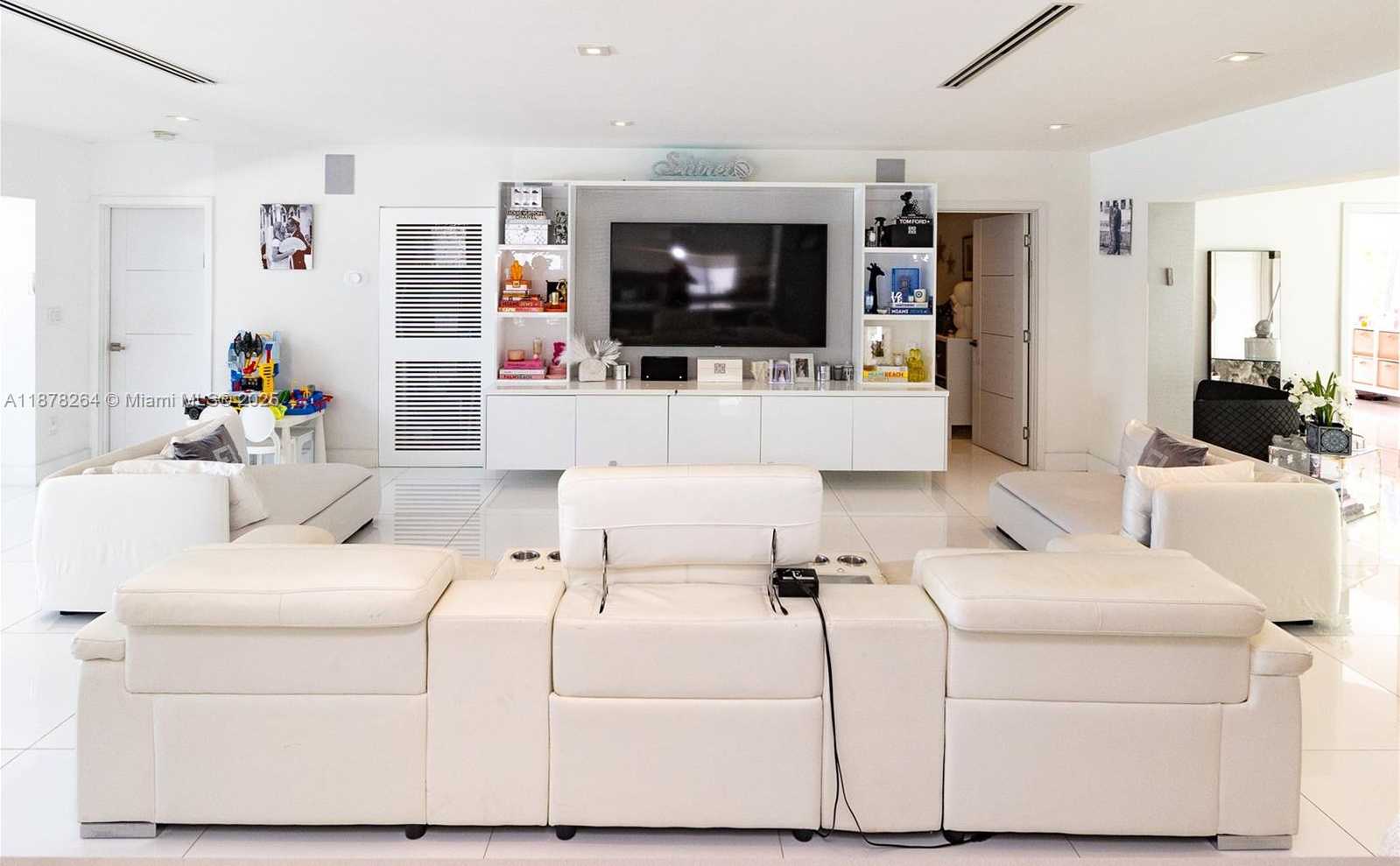 Small Image of 1215 NORTH BISCAYNE POINT RD, Miami Beach Number 10