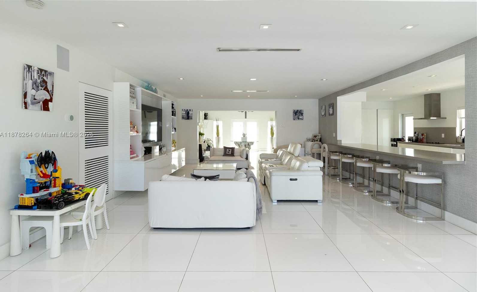 Small Image of 1215 NORTH BISCAYNE POINT RD, Miami Beach Number 11