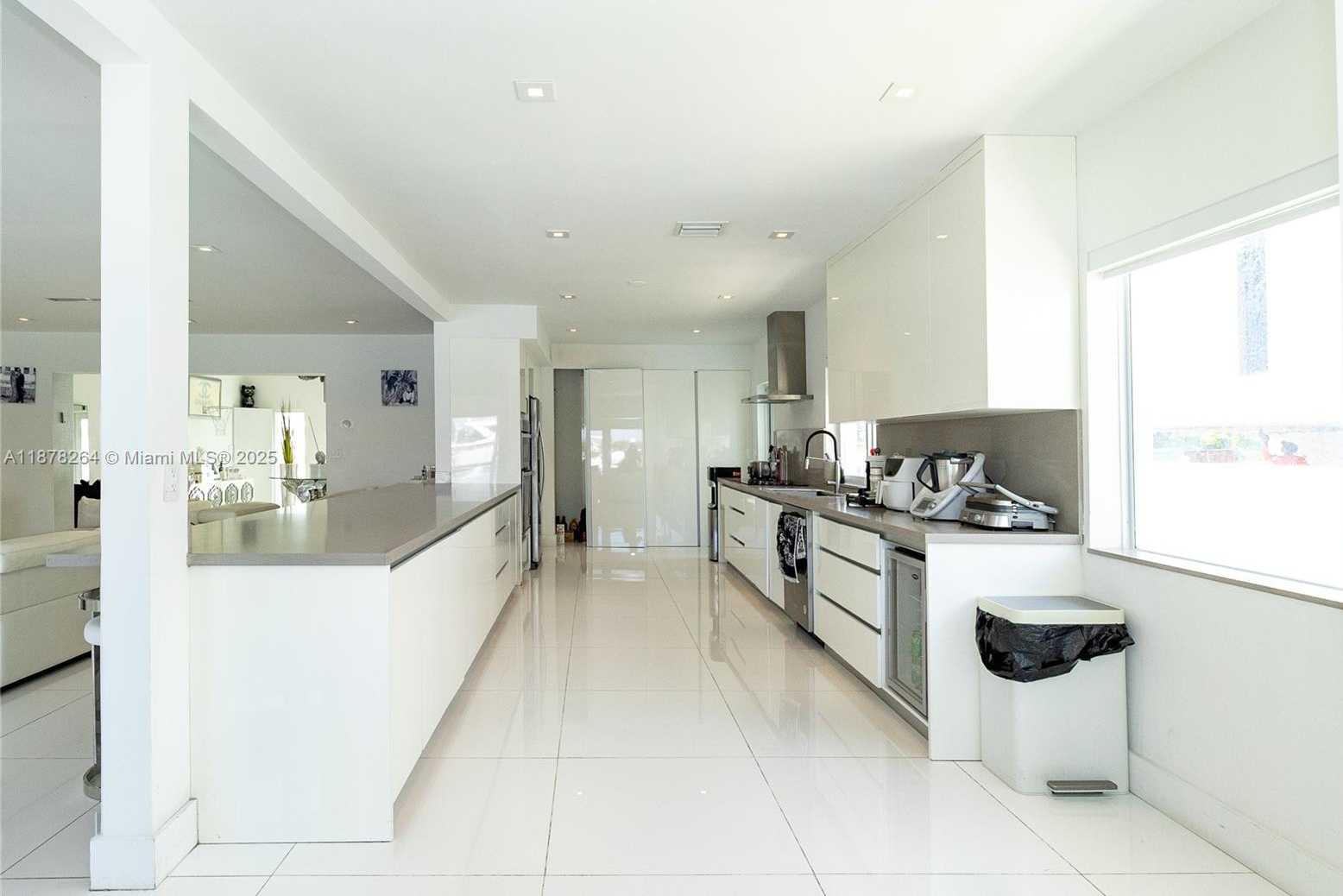 Small Image of 1215 NORTH BISCAYNE POINT RD, Miami Beach Number 18