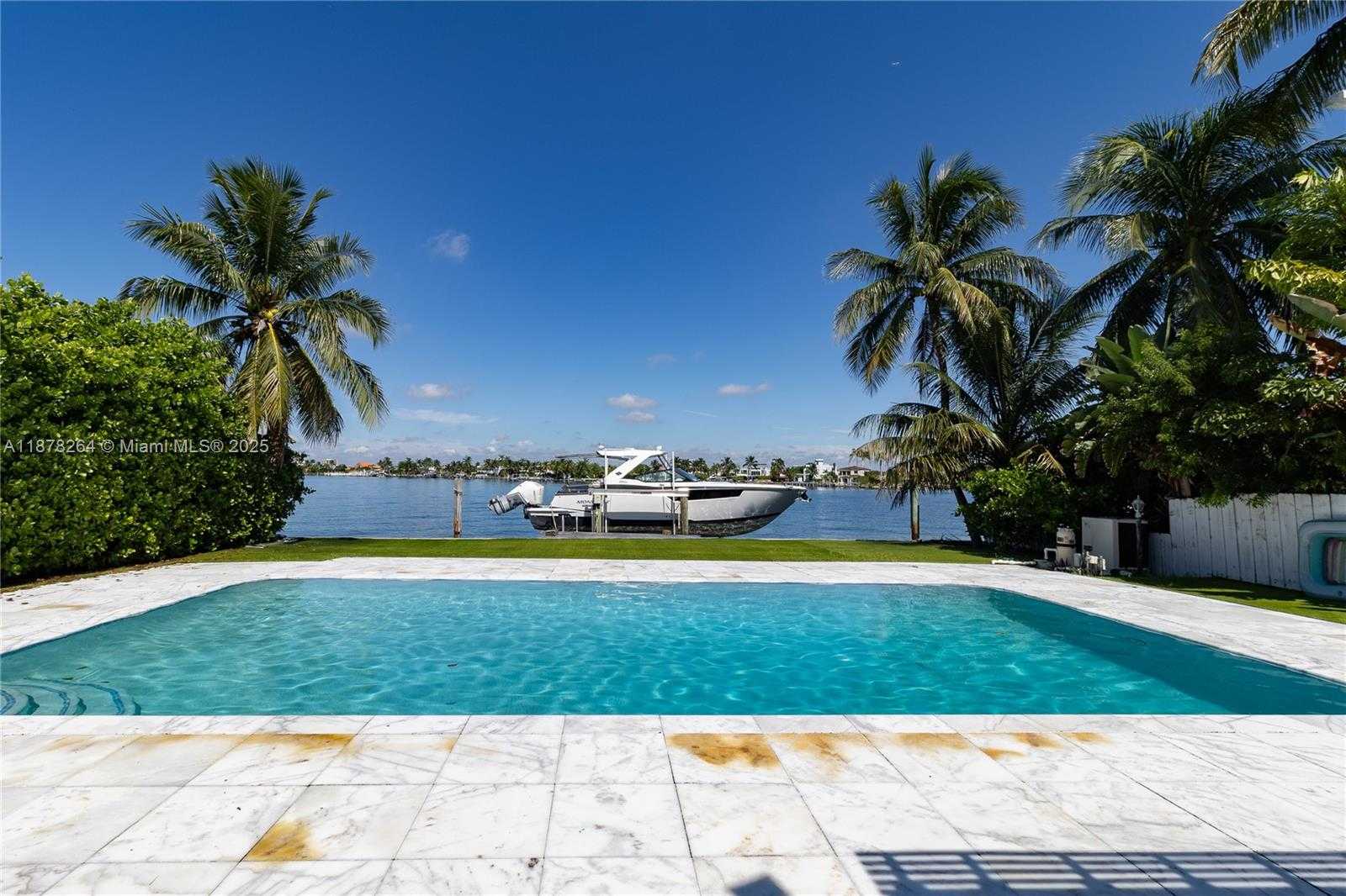 Small Image of 1215 NORTH BISCAYNE POINT RD, Miami Beach Number 2