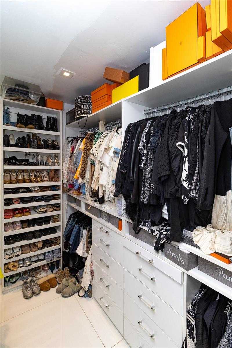 Small Image of 1215 NORTH BISCAYNE POINT RD, Miami Beach Number 26