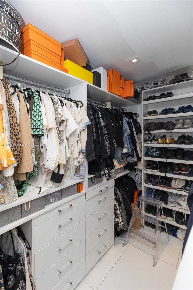 Small Image of 1215 NORTH BISCAYNE POINT RD, Miami Beach Number 27
