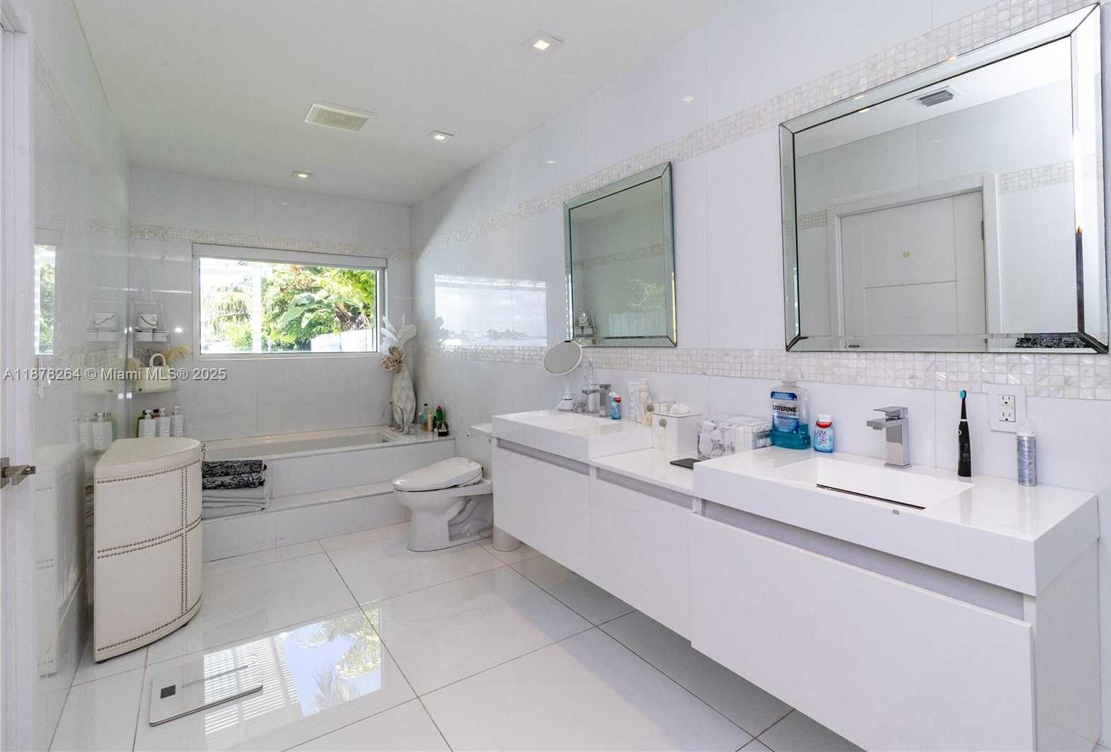 Small Image of 1215 NORTH BISCAYNE POINT RD, Miami Beach Number 28
