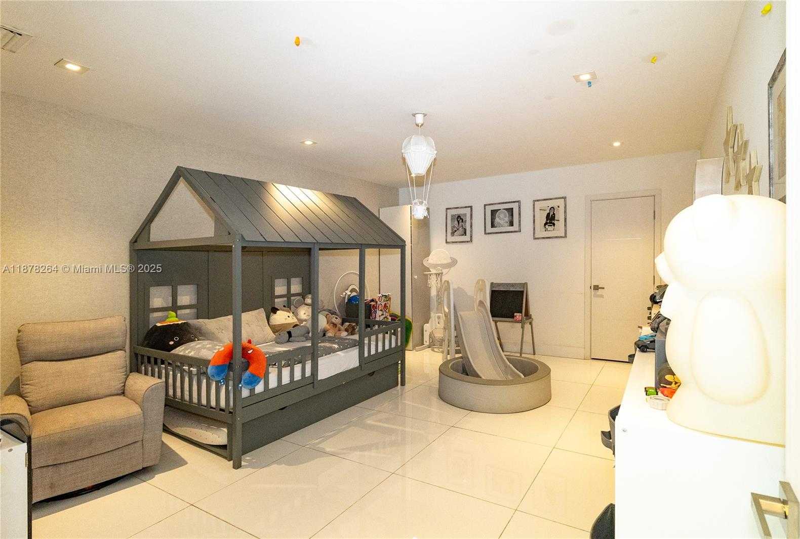 Small Image of 1215 NORTH BISCAYNE POINT RD, Miami Beach Number 32