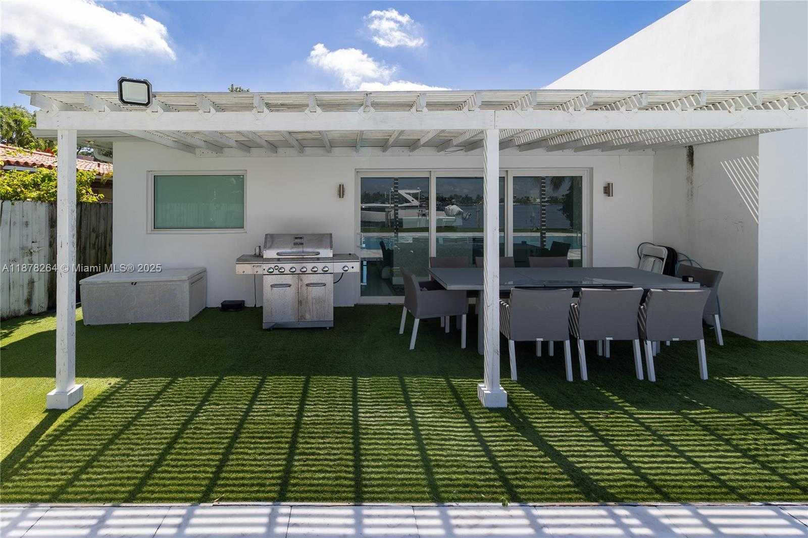 Small Image of 1215 NORTH BISCAYNE POINT RD, Miami Beach Number 44