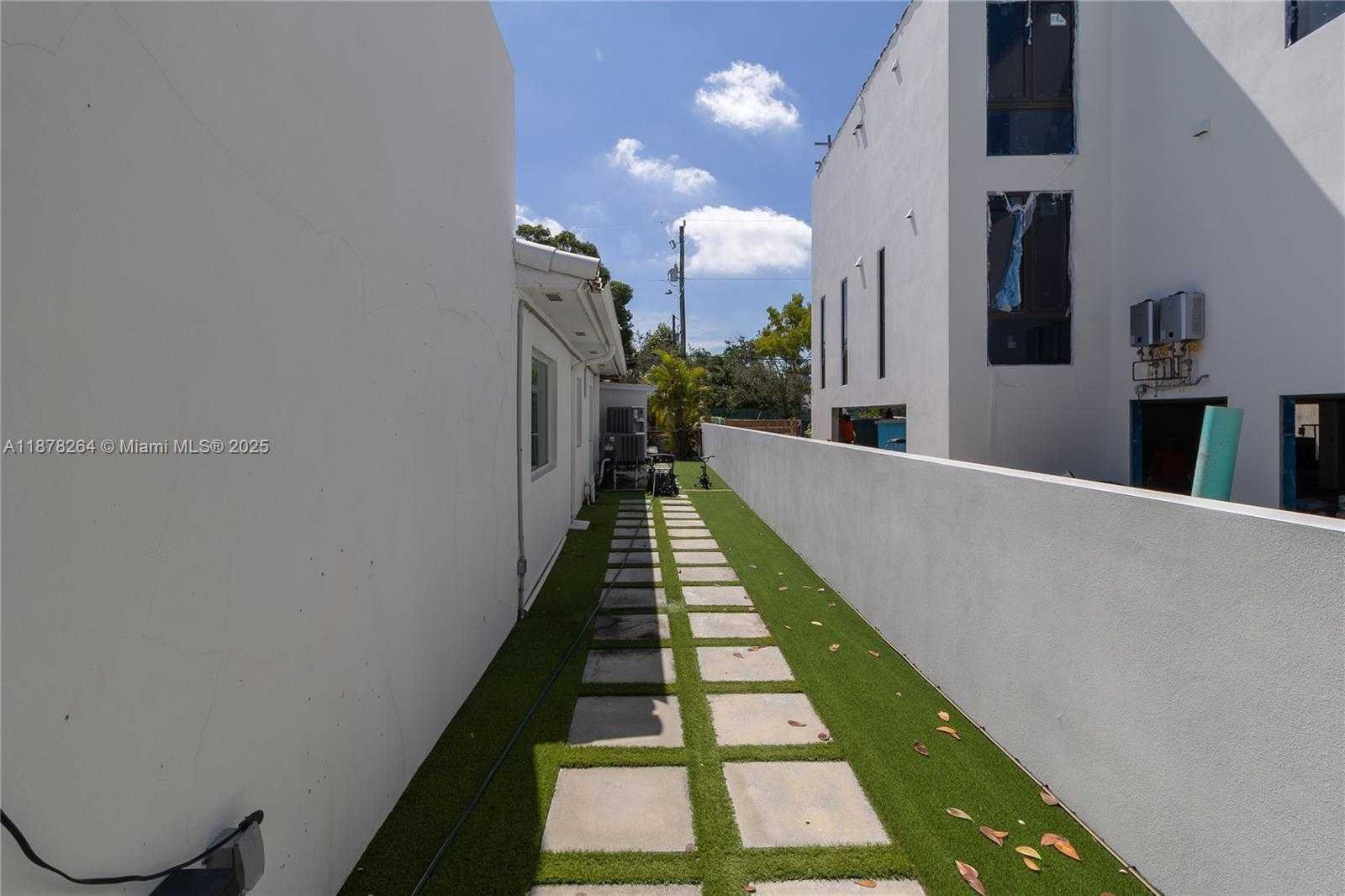 Small Image of 1215 NORTH BISCAYNE POINT RD, Miami Beach Number 45