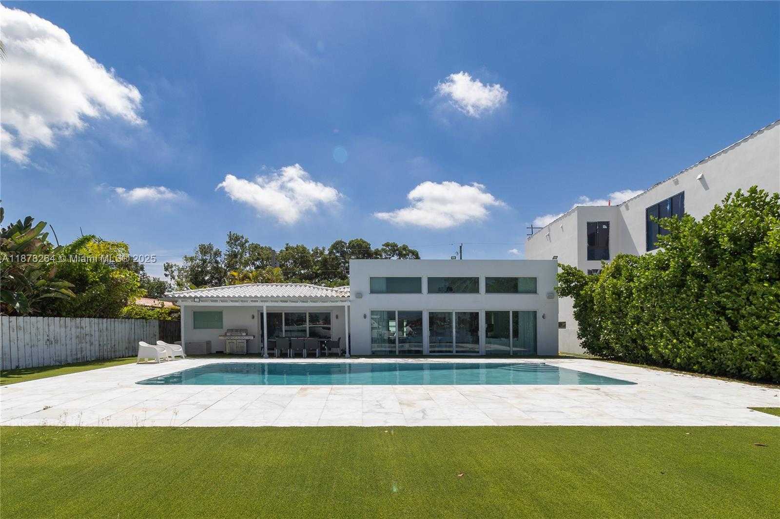 Small Image of 1215 NORTH BISCAYNE POINT RD, Miami Beach Number 48