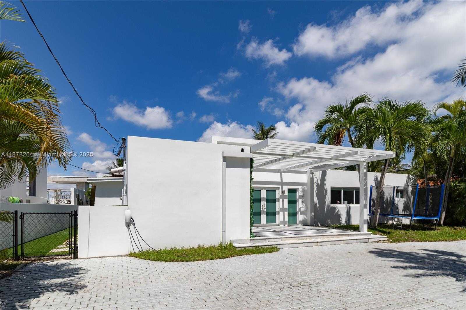 Small Image of 1215 NORTH BISCAYNE POINT RD, Miami Beach Number 6