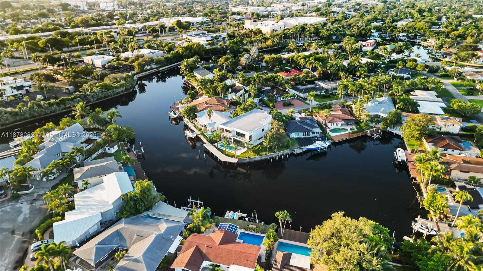 Small Image of 2033 NORTH EAST 22ND ST, Wilton Manors Number 44