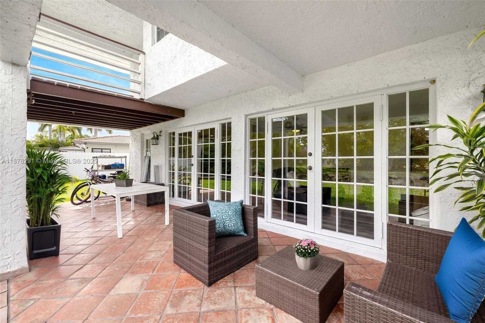 Small Image of 16530 ROYAL POINCIANA CT, Weston Number 12
