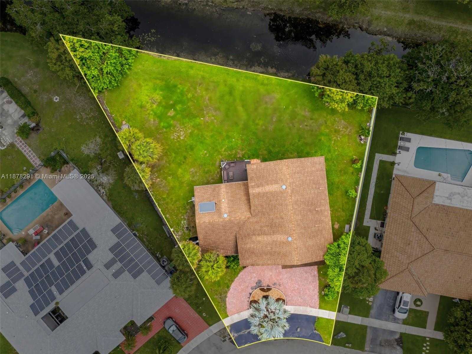 Small Image of 16530 ROYAL POINCIANA CT, Weston Number 14