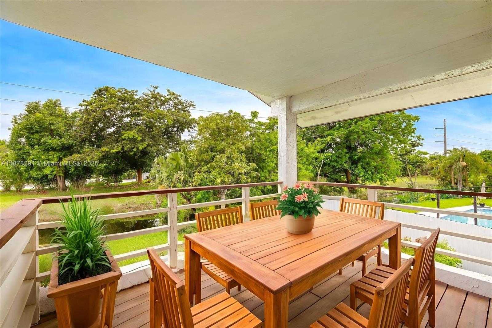 Small Image of 16530 ROYAL POINCIANA CT, Weston Number 16