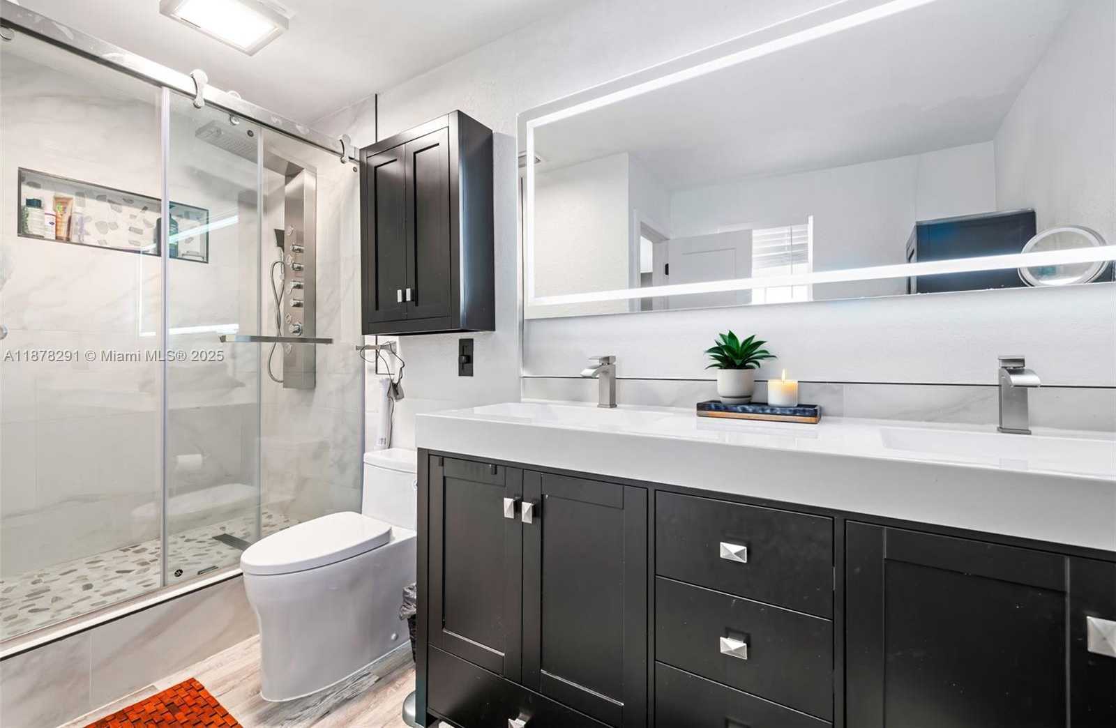 Small Image of 16530 ROYAL POINCIANA CT, Weston Number 17