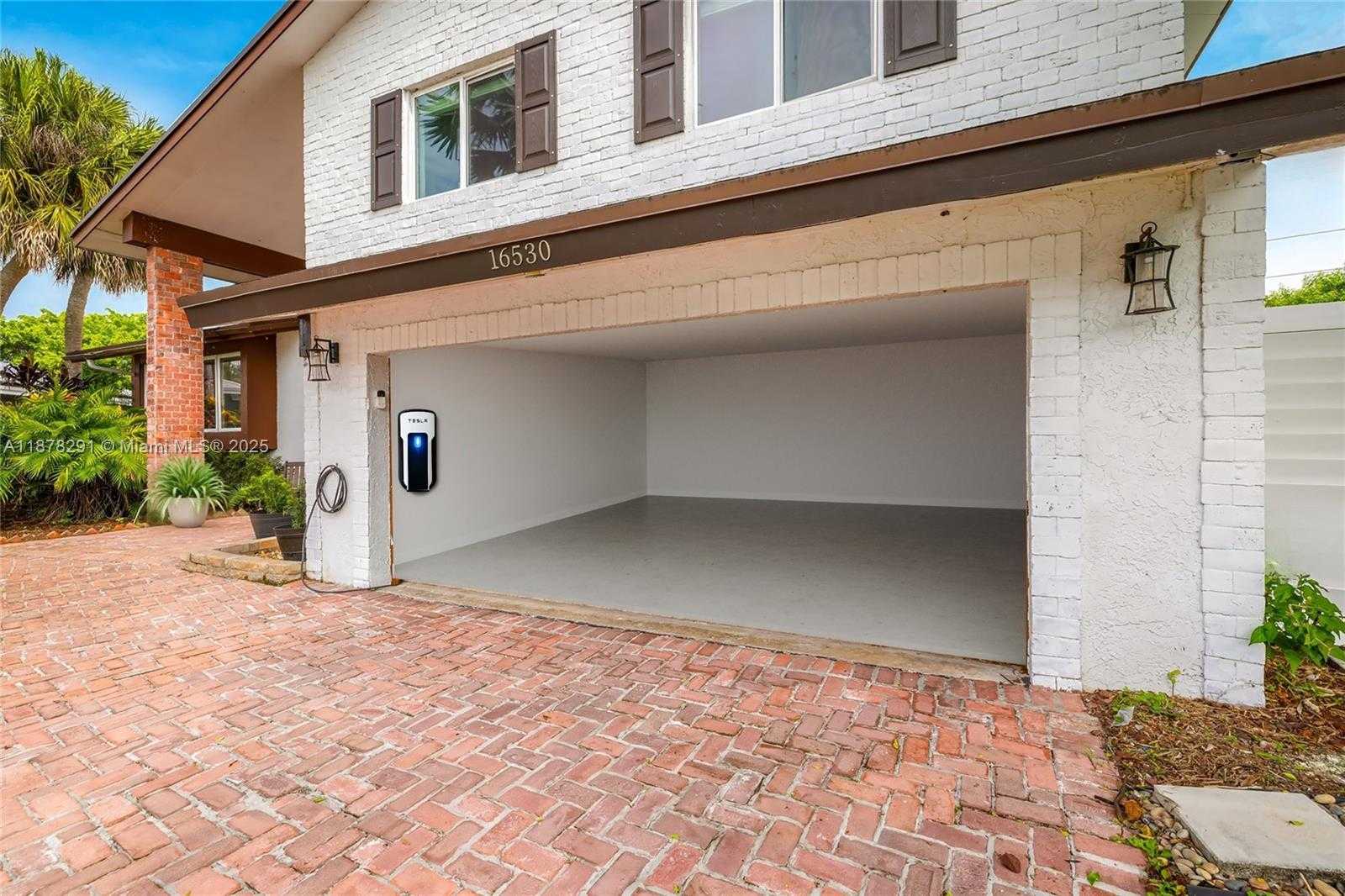 Small Image of 16530 ROYAL POINCIANA CT, Weston Number 30