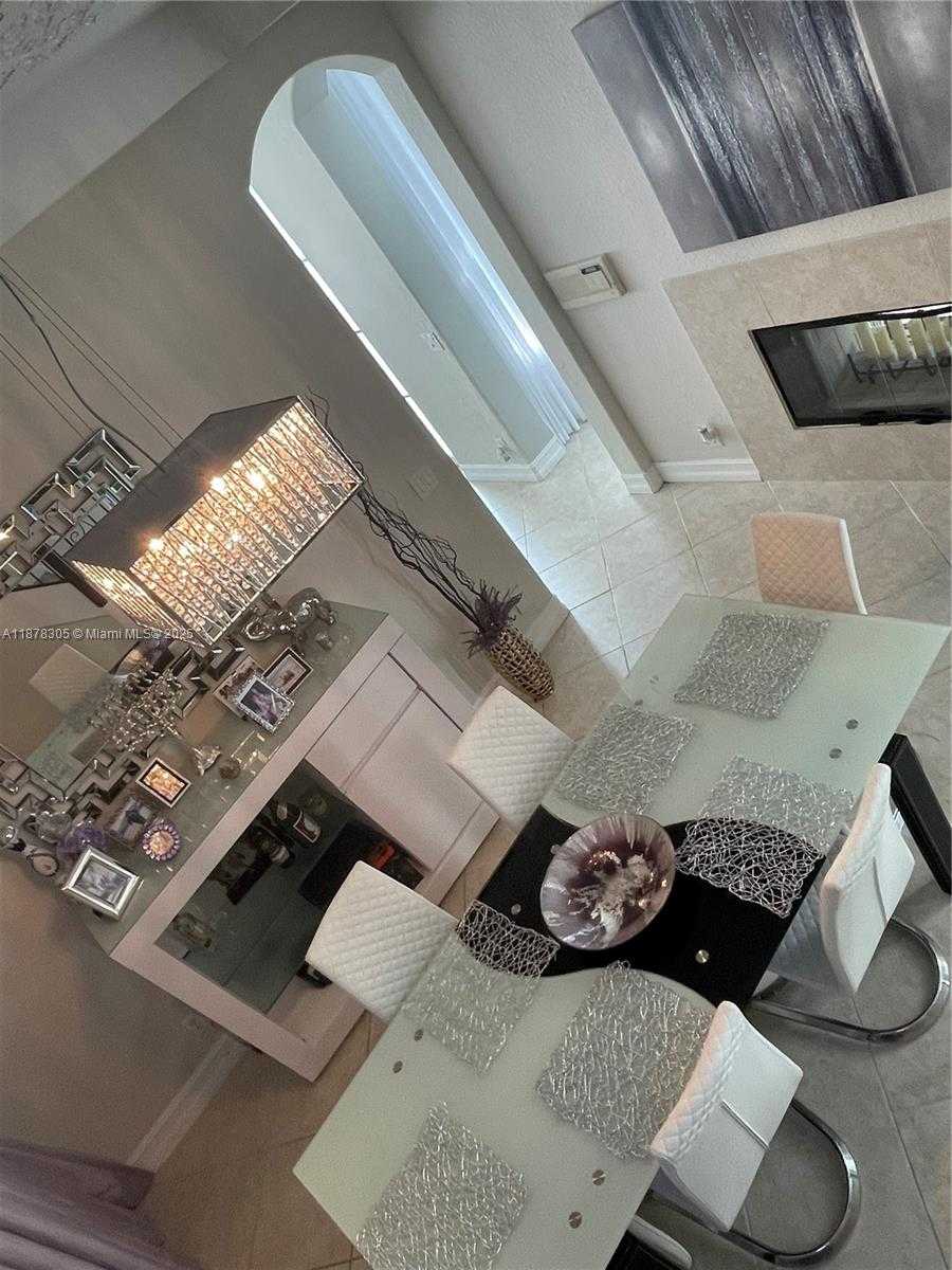 Small Image of 7896 NORTH WEST 110TH DR, Parkland Number 27