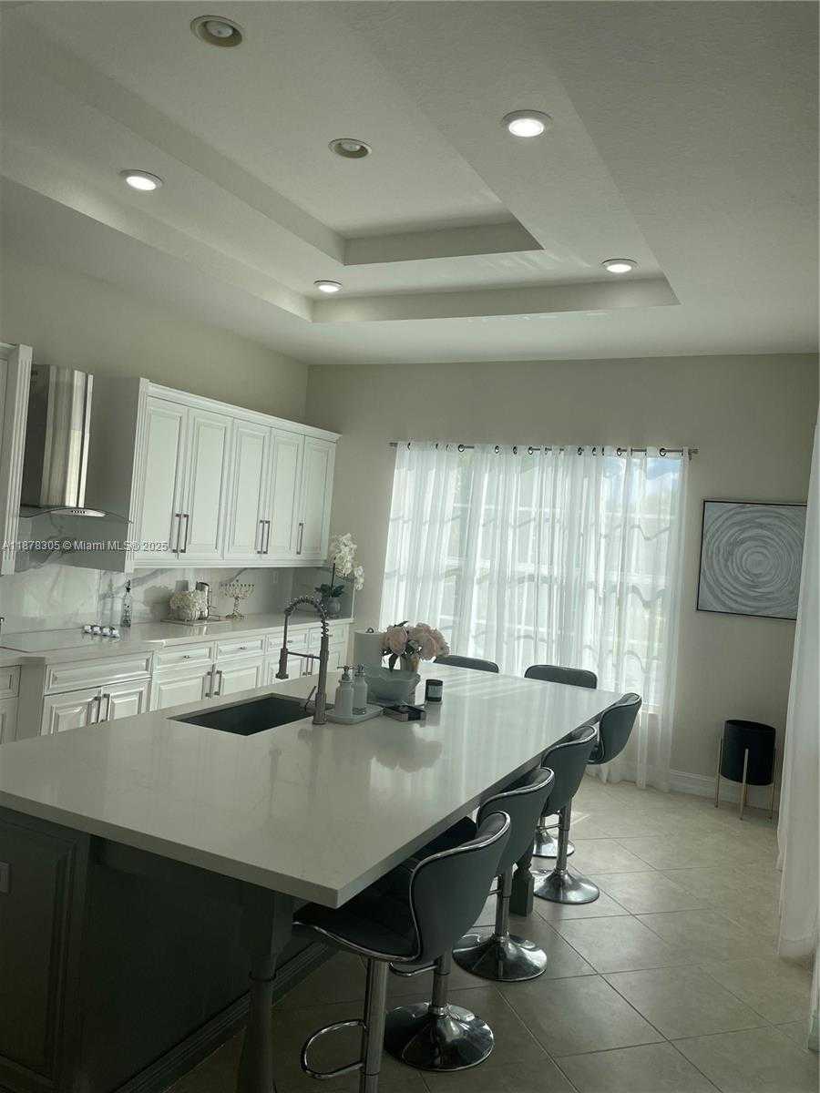 Small Image of 7896 NORTH WEST 110TH DR, Parkland Number 34
