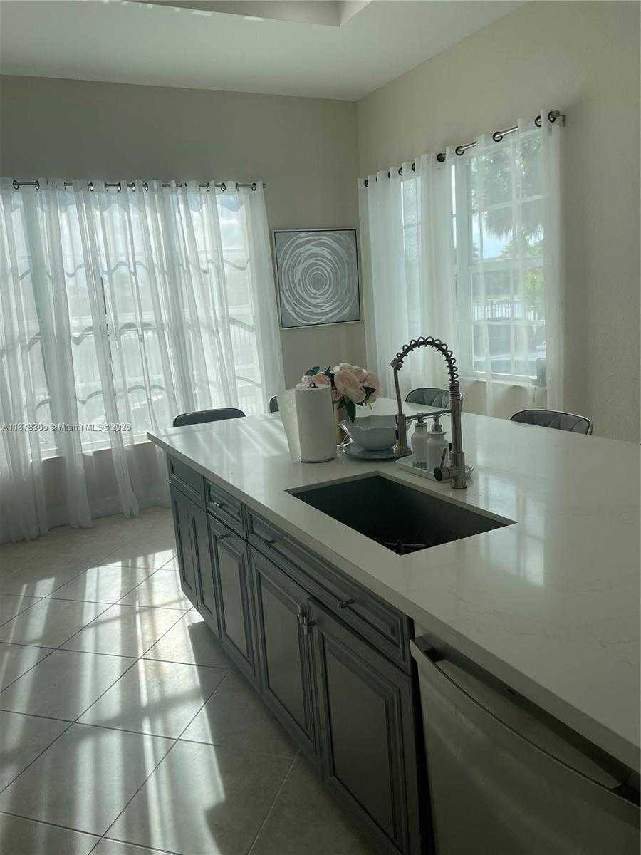 Small Image of 7896 NORTH WEST 110TH DR, Parkland Number 37