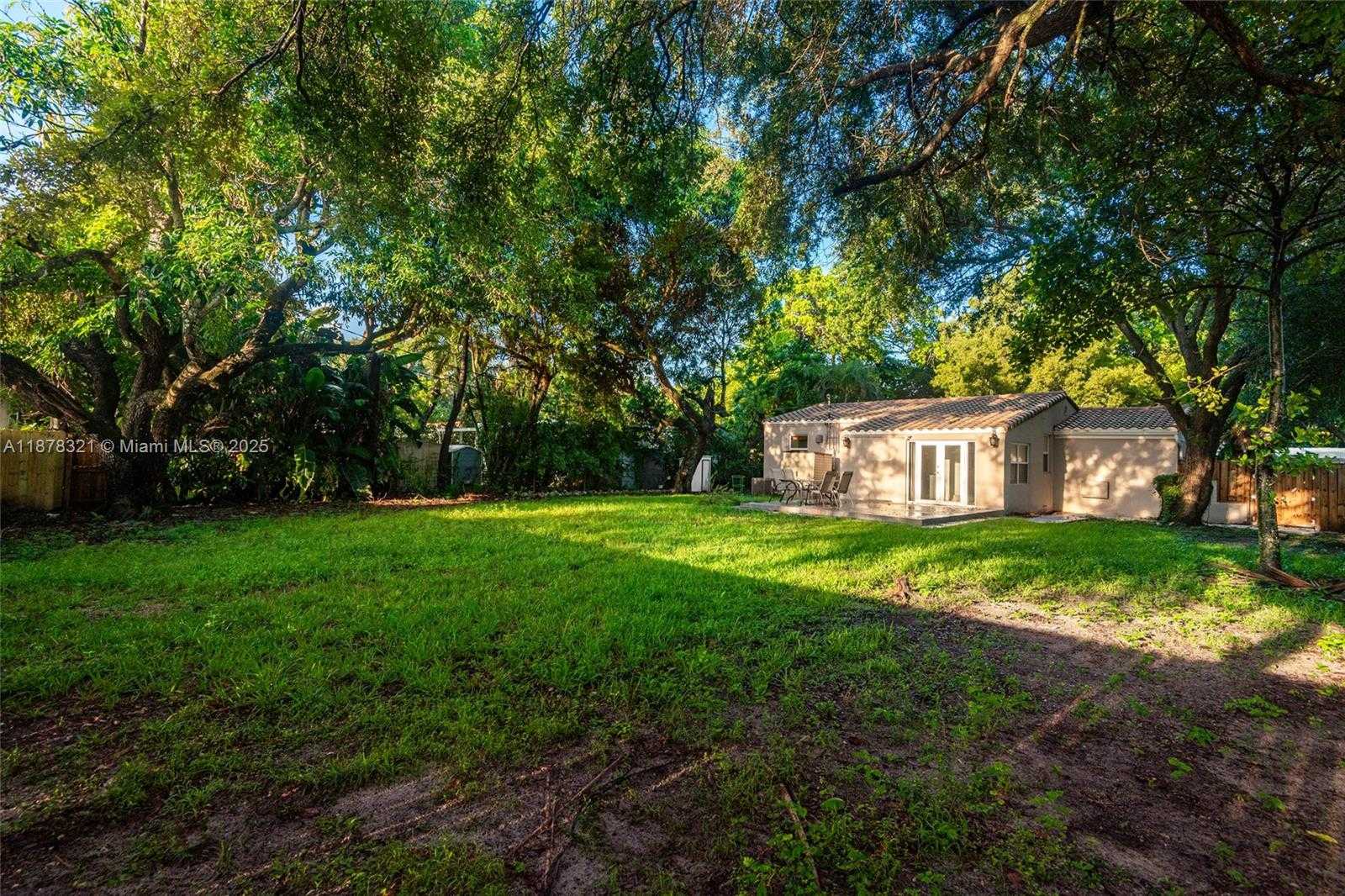 Small Image of 11925 NORTH EAST 11TH PL, Biscayne Park Number 25