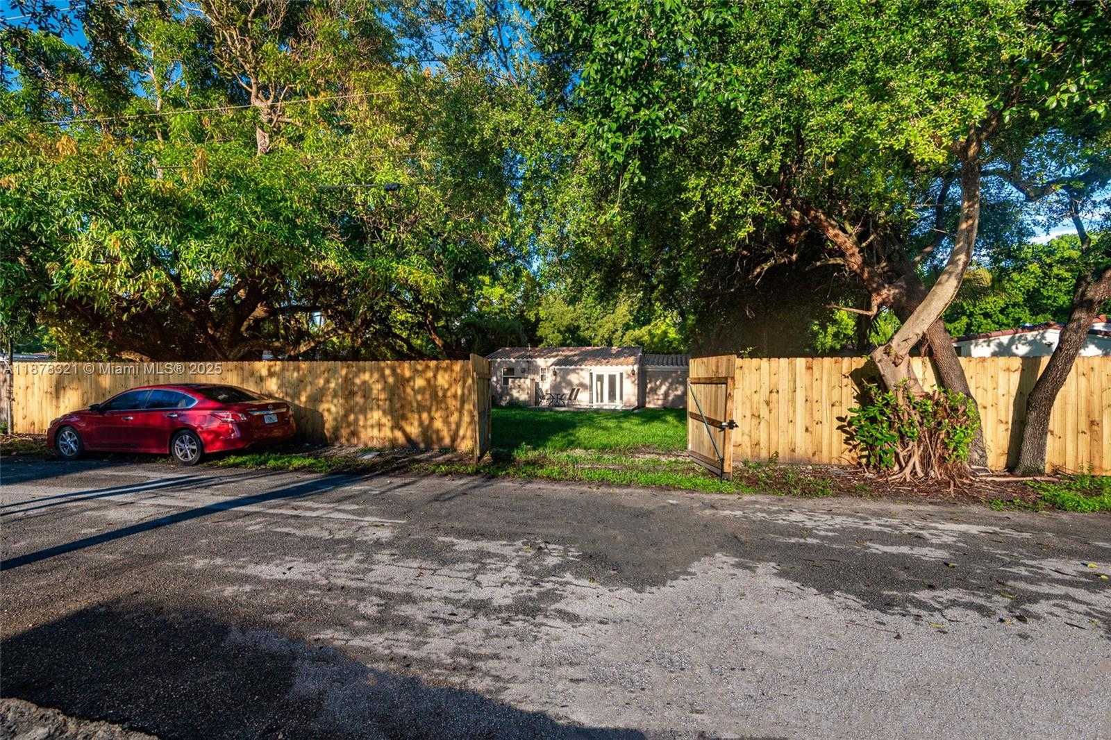 Small Image of 11925 NORTH EAST 11TH PL, Biscayne Park Number 26