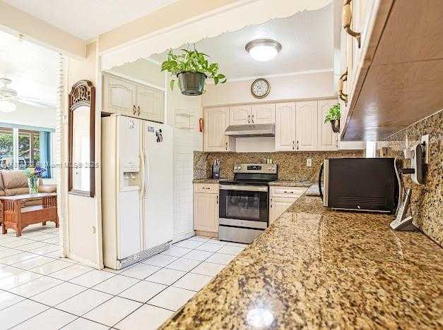 Small Image of 3811 NORTH WEST 174TH ST, Miami Gardens Number 16