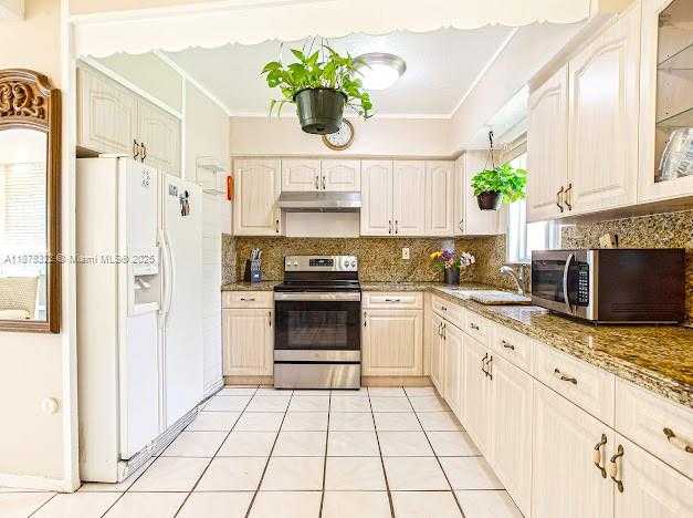 Small Image of 3811 NORTH WEST 174TH ST, Miami Gardens Number 17