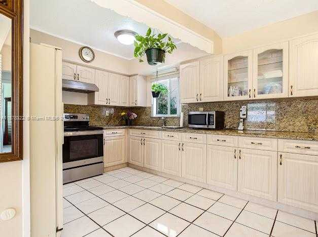 Small Image of 3811 NORTH WEST 174TH ST, Miami Gardens Number 18