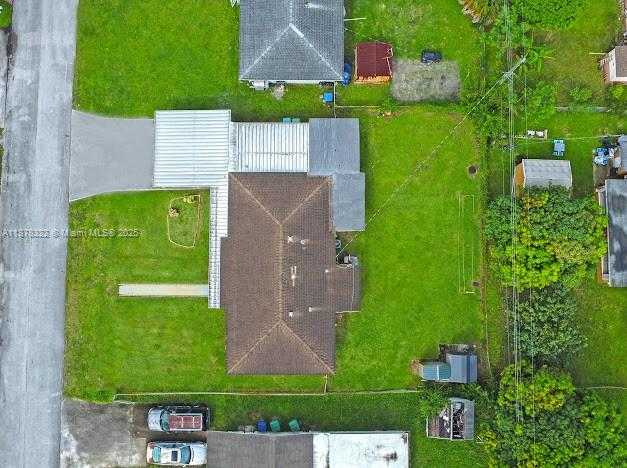 Small Image of 3811 NORTH WEST 174TH ST, Miami Gardens Number 4
