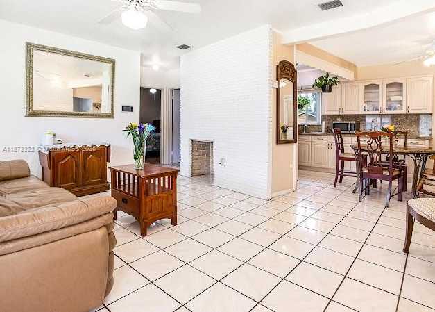 Small Image of 3811 NORTH WEST 174TH ST, Miami Gardens Number 9