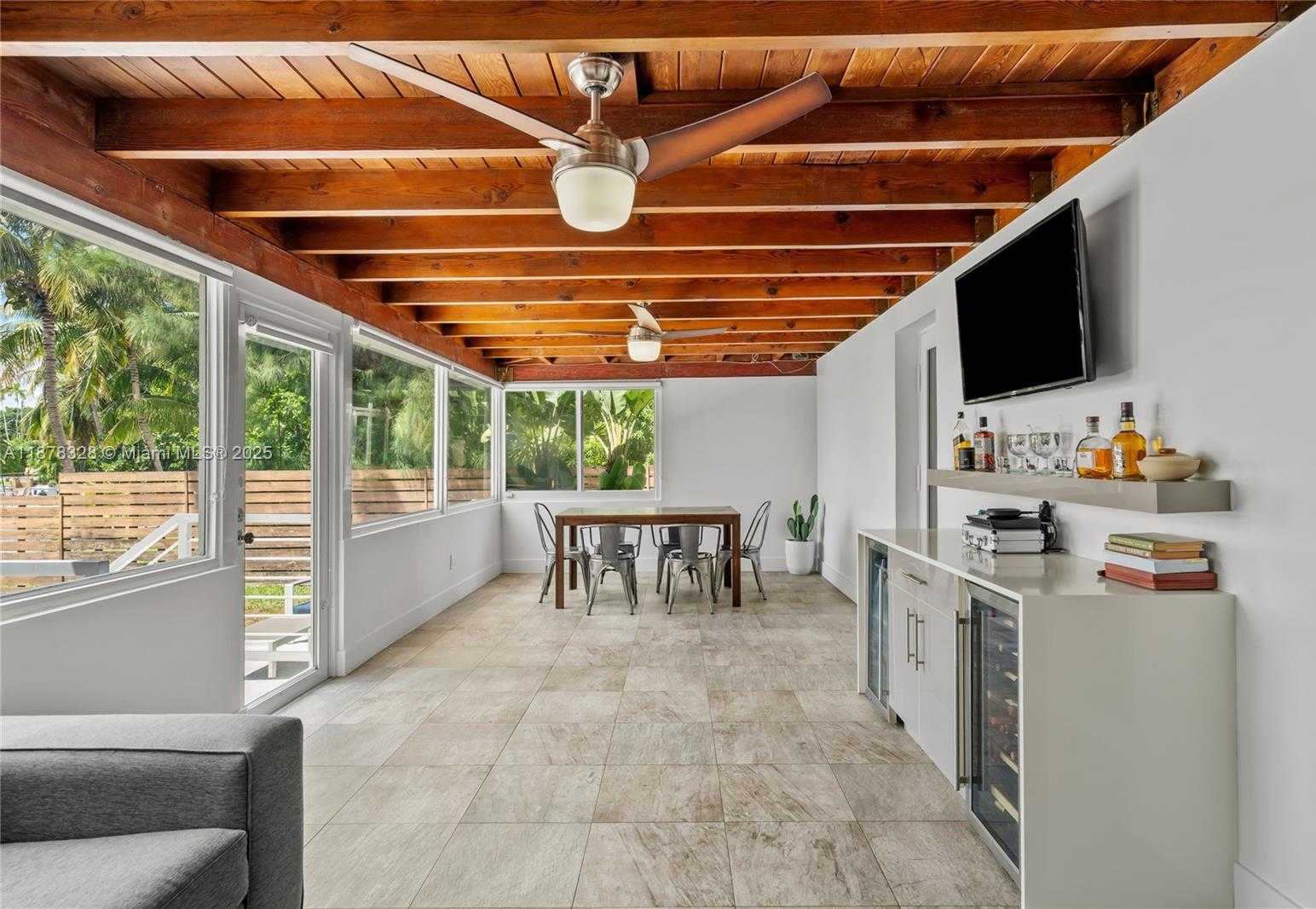 Small Image of 1620 LENAPE DR, Miami Springs Number 24