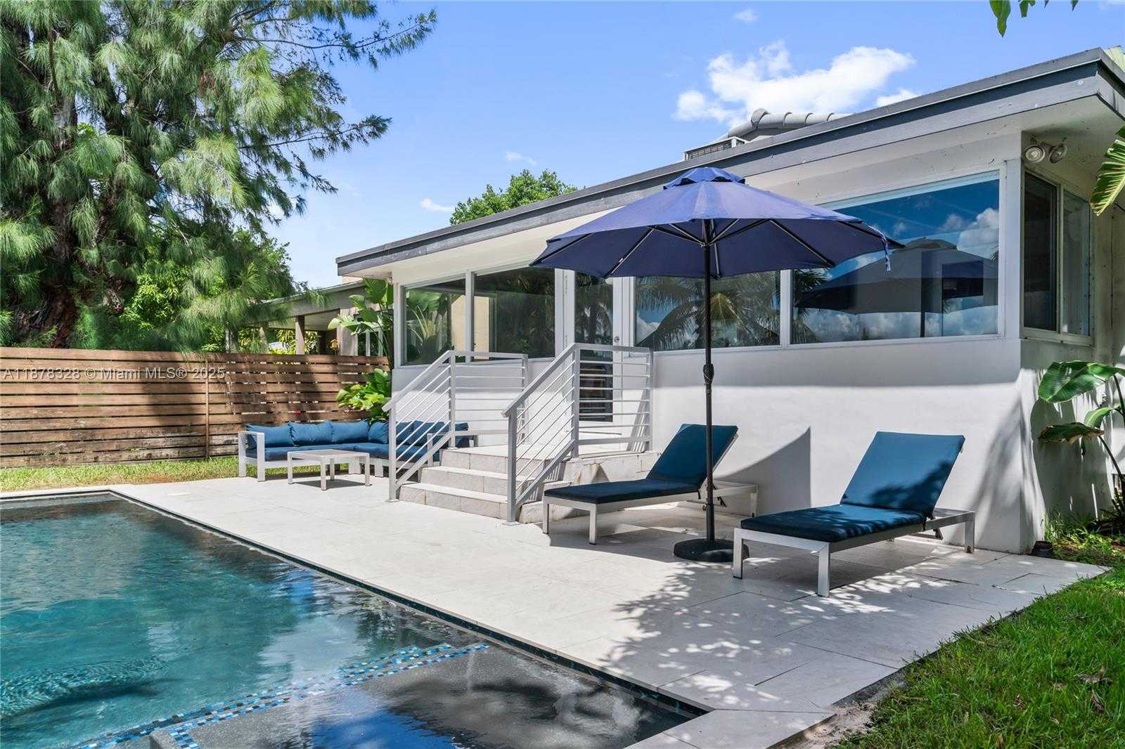 Small Image of 1620 LENAPE DR, Miami Springs Number 28