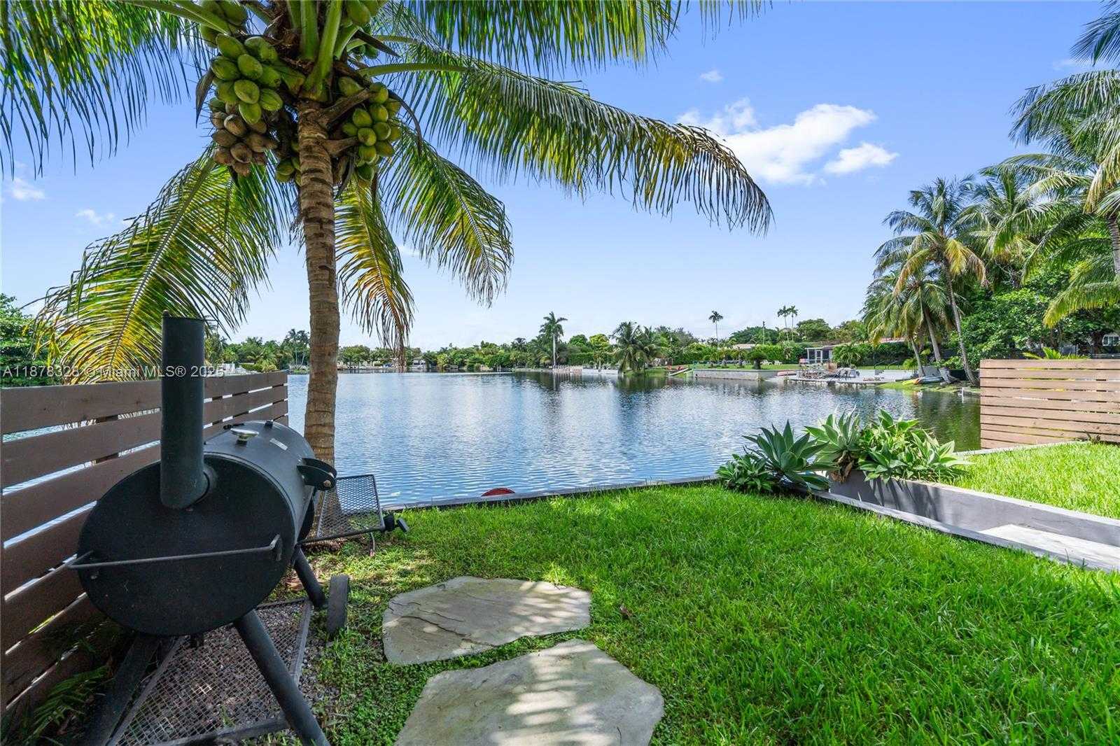 Small Image of 1620 LENAPE DR, Miami Springs Number 32