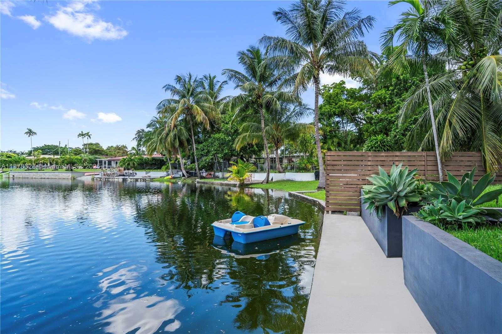 Small Image of 1620 LENAPE DR, Miami Springs Number 33