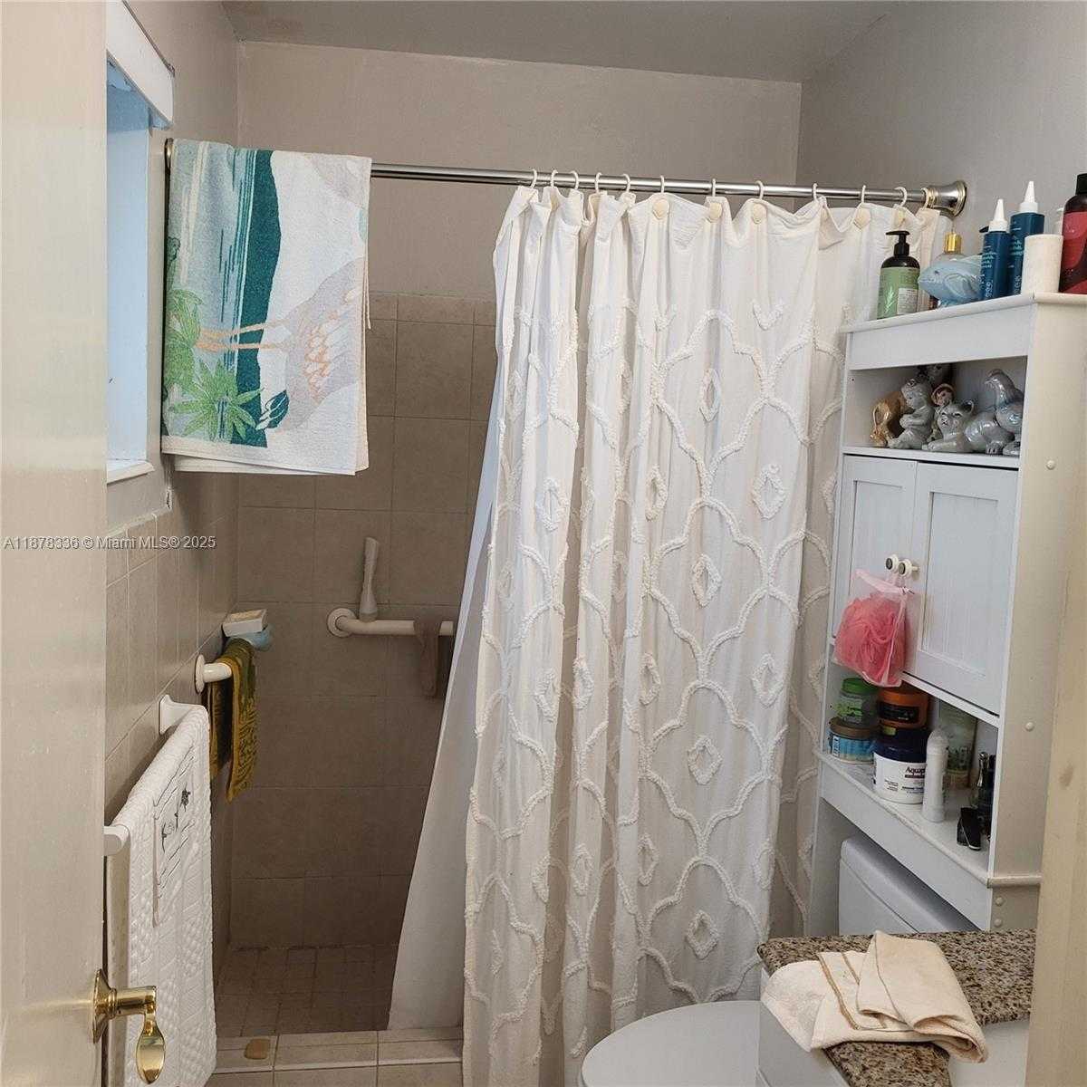Small Image of 1600 NORTH WEST 68TH TER, Margate Number 9
