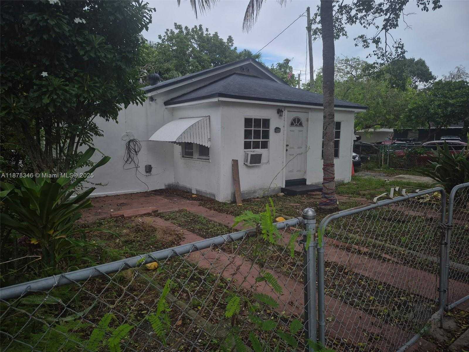 Small Image of 1243 NORTH EAST 159TH ST, North Miami Beach Number 2