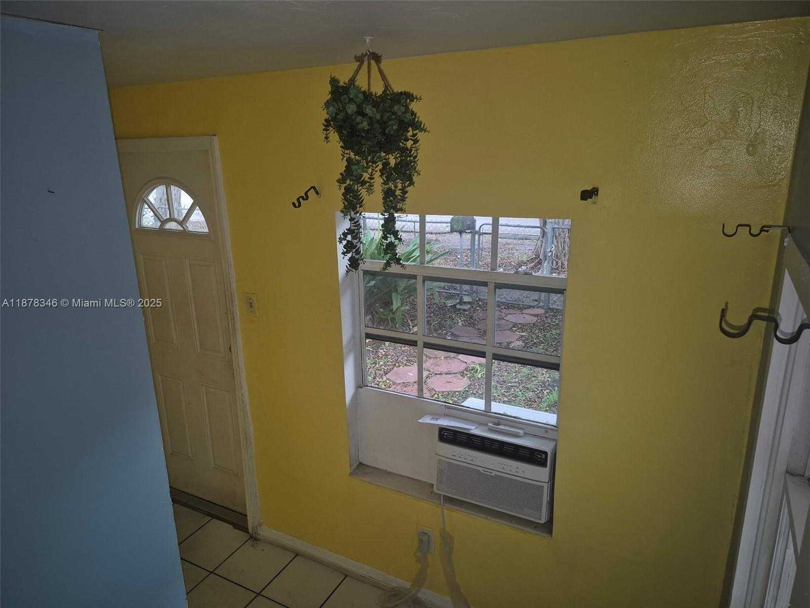 Small Image of 1243 NORTH EAST 159TH ST, North Miami Beach Number 3