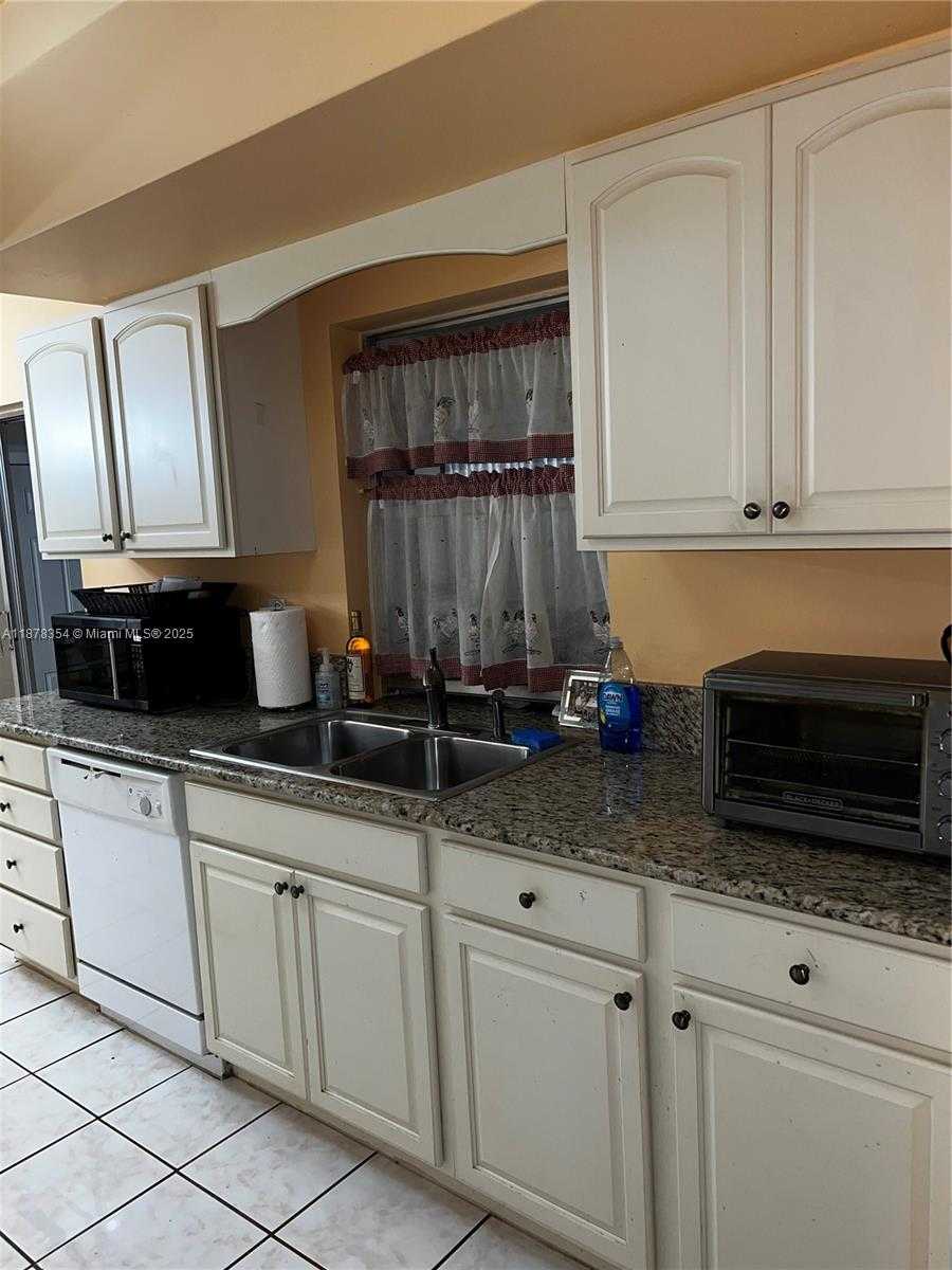 Small Image of 4711 NORTH WEST 19TH CT, Lauderhill Number 15
