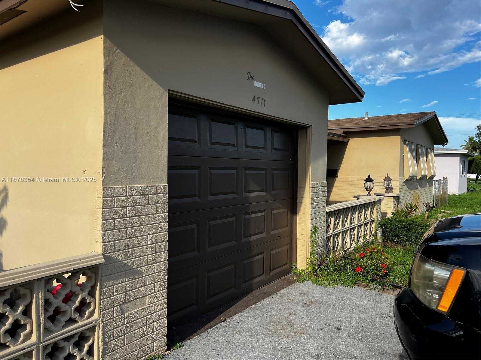 Small Image of 4711 NORTH WEST 19TH CT, Lauderhill Number 2