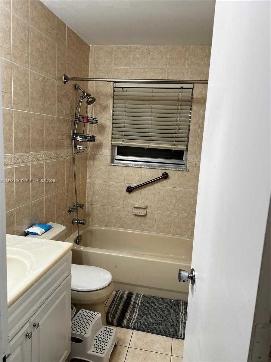 Small Image of 4711 NORTH WEST 19TH CT, Lauderhill Number 22