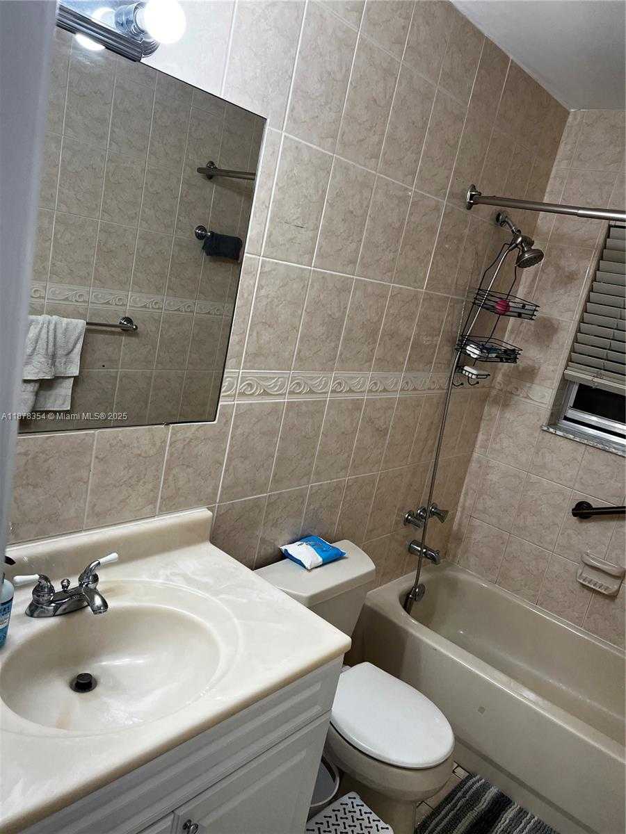 Small Image of 4711 NORTH WEST 19TH CT, Lauderhill Number 27