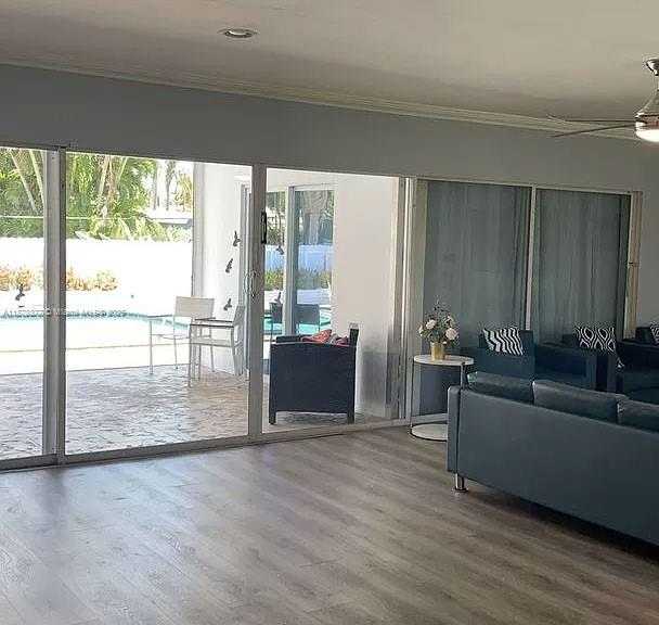 Small Image of 1319 FILLMORE ST, Hollywood Number 16