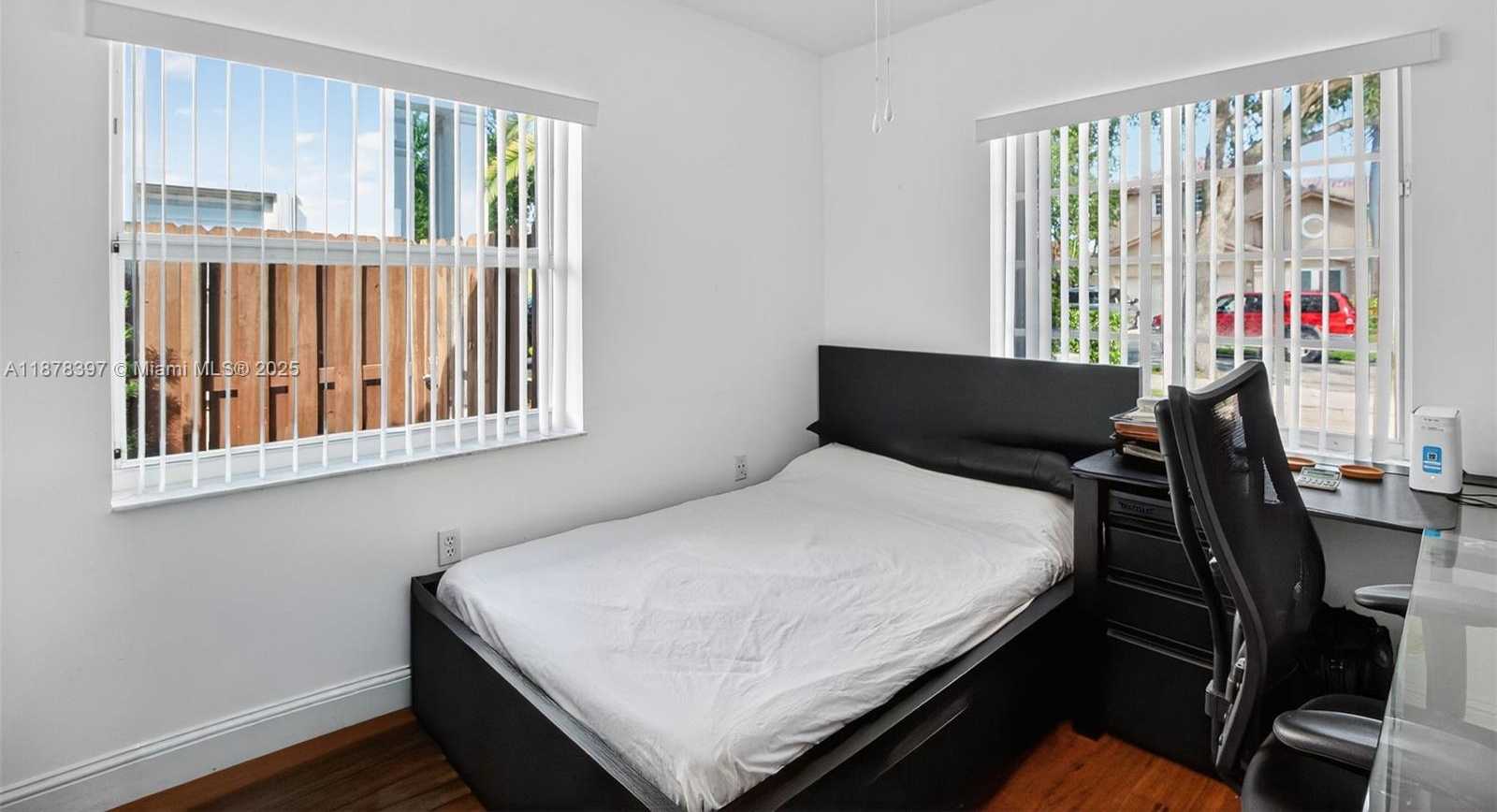 Small Image of 11294 NORTH WEST 66 ST, Doral Number 13