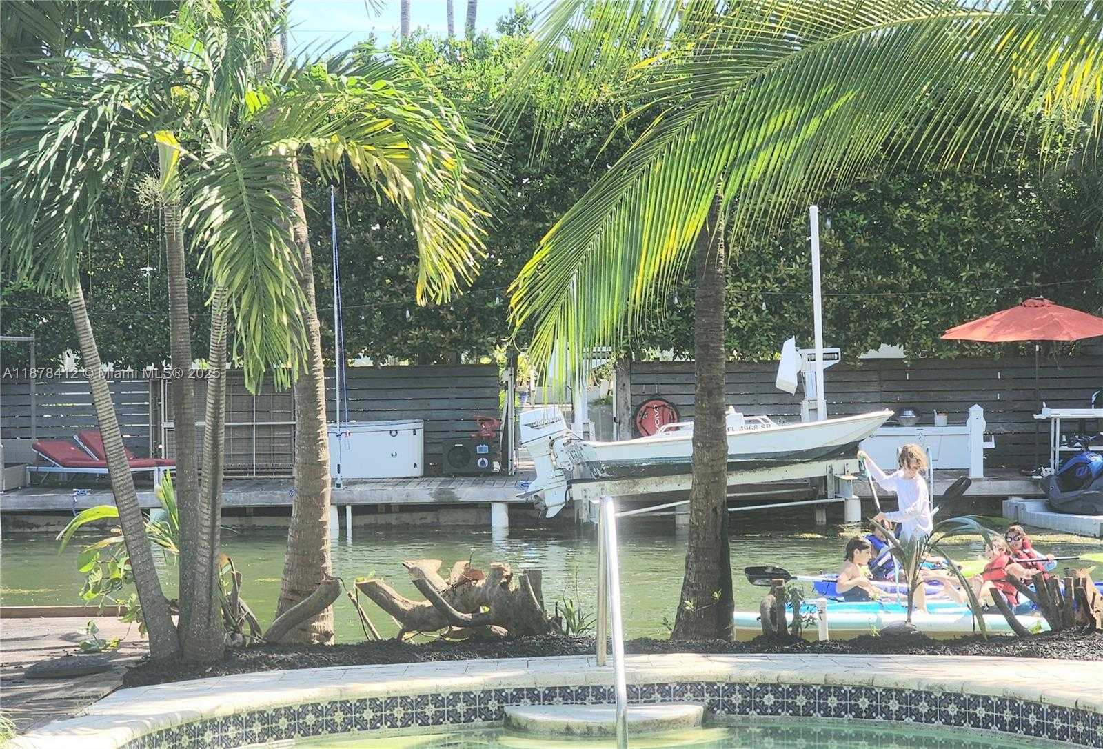 Small Image of 1710 CLEVELAND RD, Miami Beach Number 15