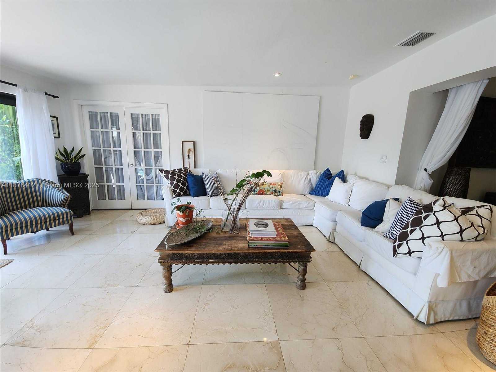 Small Image of 1710 CLEVELAND RD, Miami Beach Number 20