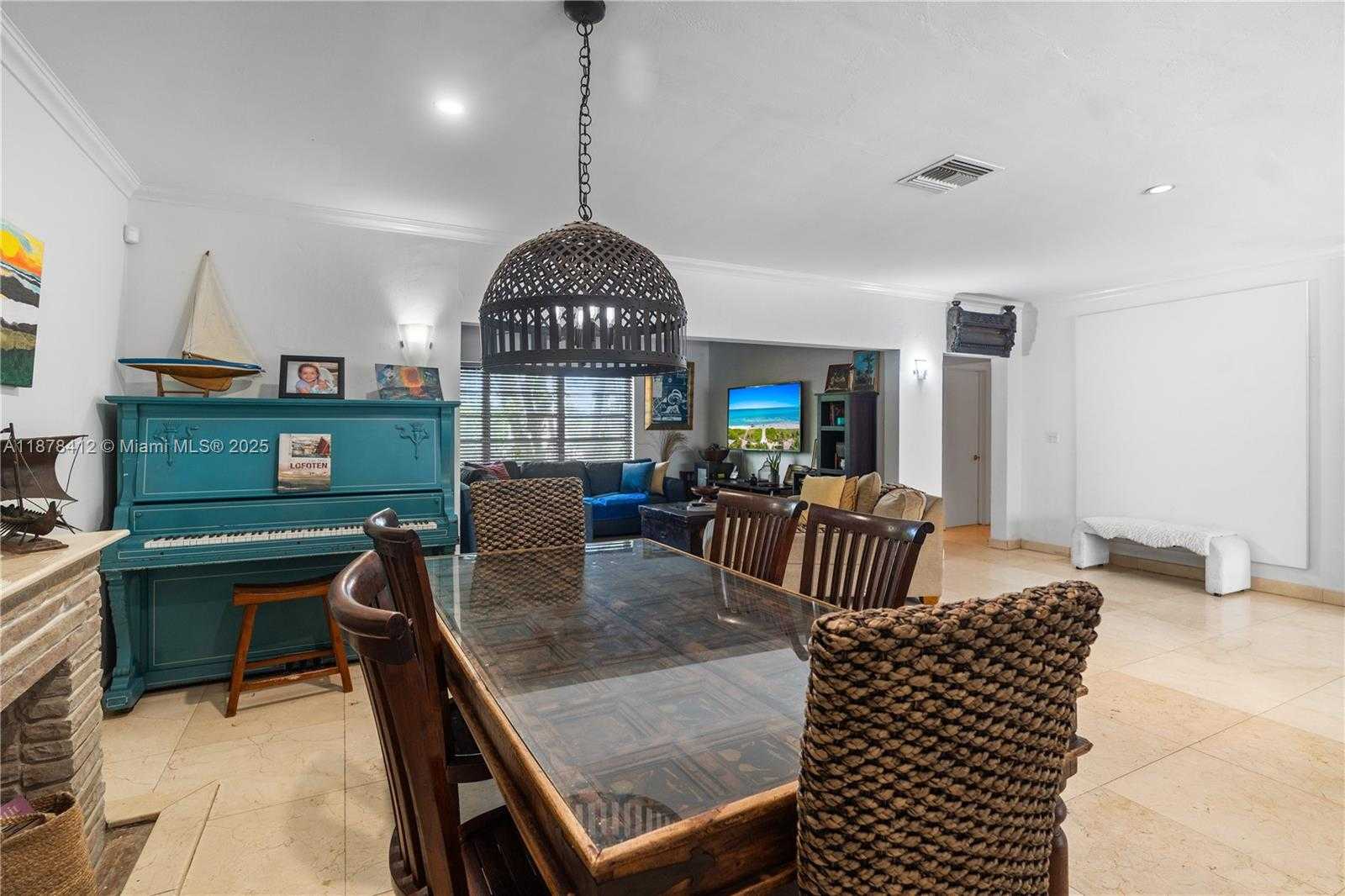 Small Image of 1710 CLEVELAND RD, Miami Beach Number 22