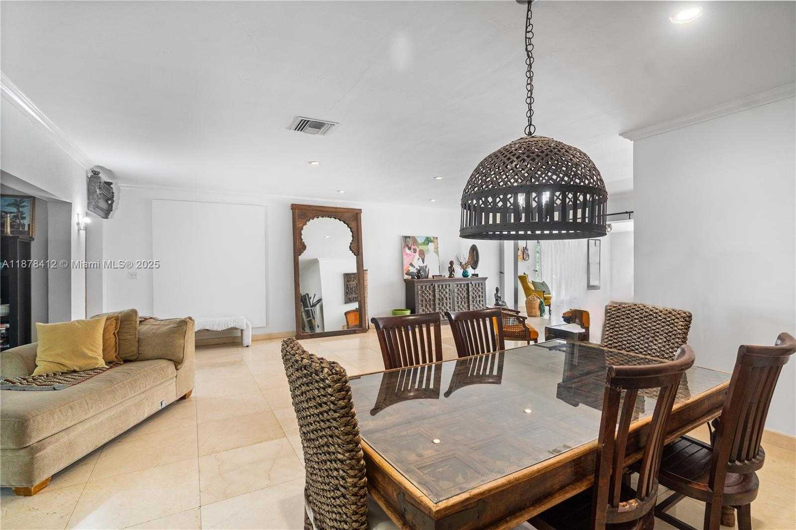 Small Image of 1710 CLEVELAND RD, Miami Beach Number 39