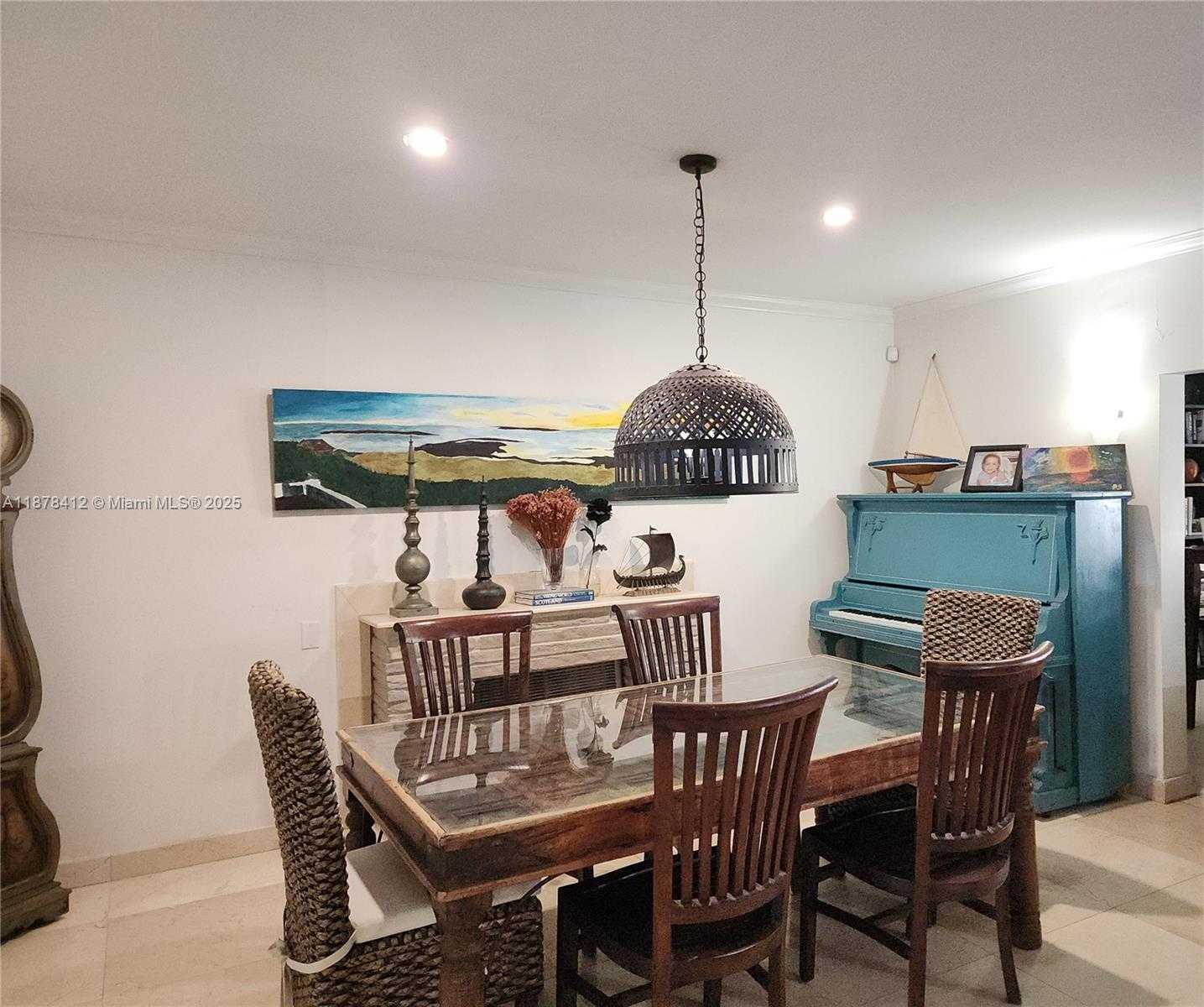 Small Image of 1710 CLEVELAND RD, Miami Beach Number 5