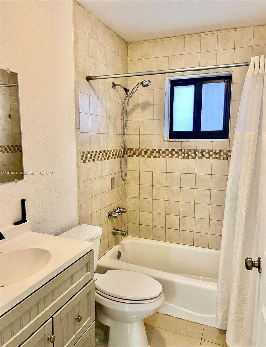Small Image of 10424 SOUTH WEST 210TH TER, Cutler Bay Number 14